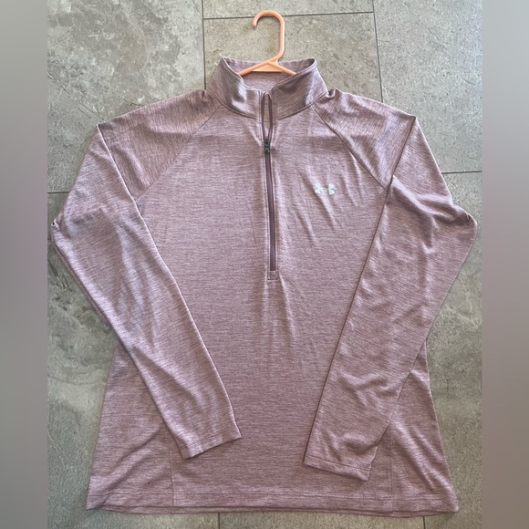 Under Armour Tops - Under Armor Loose Heatgear pullover